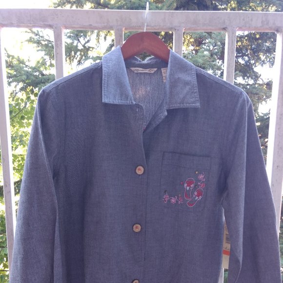 Button Up Top Blouse Embroidered - Picture 2 of 14